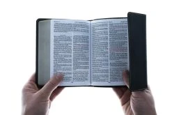 KJV, Reference Bible, Compact, Large Print, Snapflap Black -Books-Bible 206 0732 4