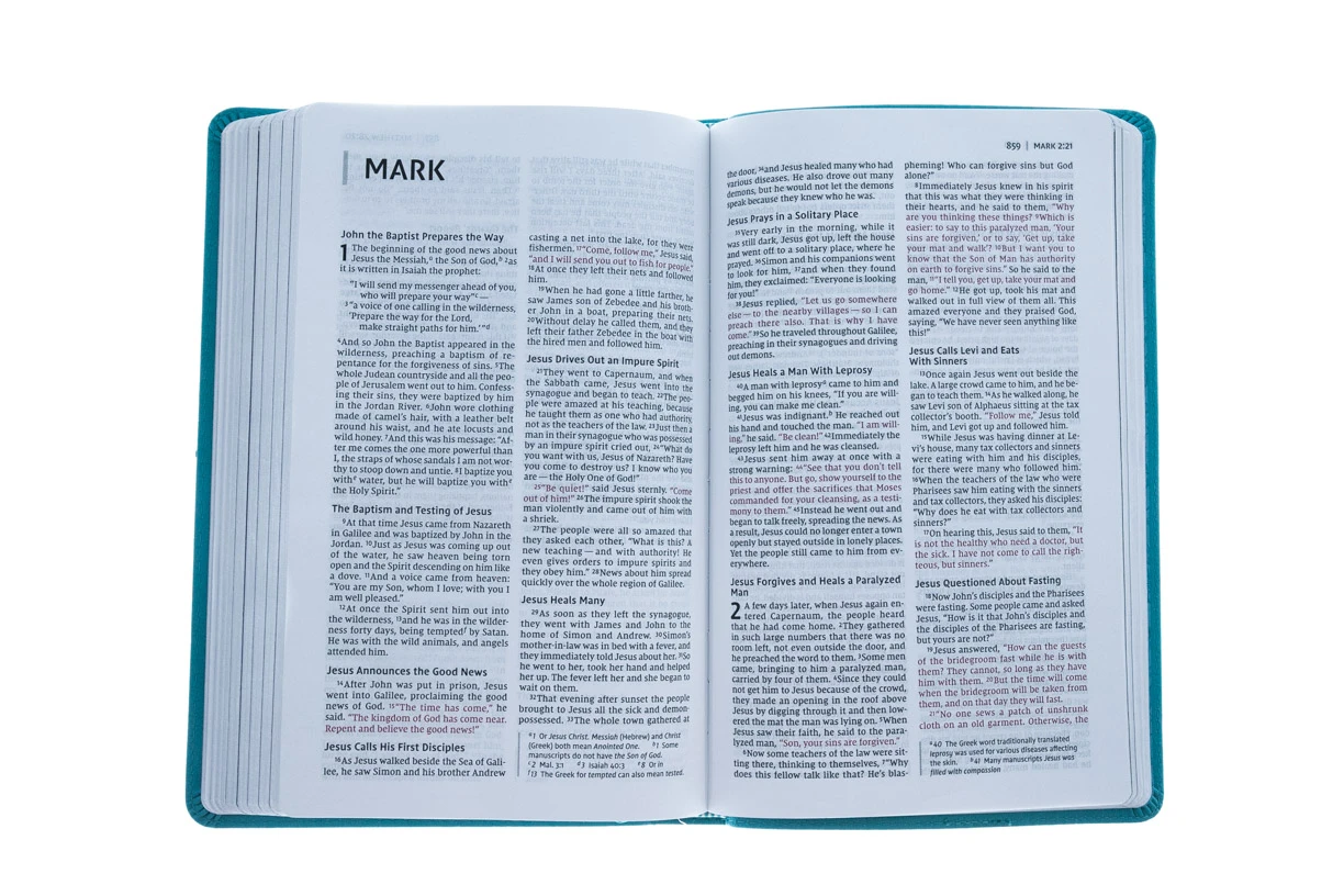 NIV The Busy Mom’s Bible -Comfort Print-Teal Leathersoft 7 NIV The Busy Mom’s Bible -Comfort Print-Teal Leathersoft - Image 5