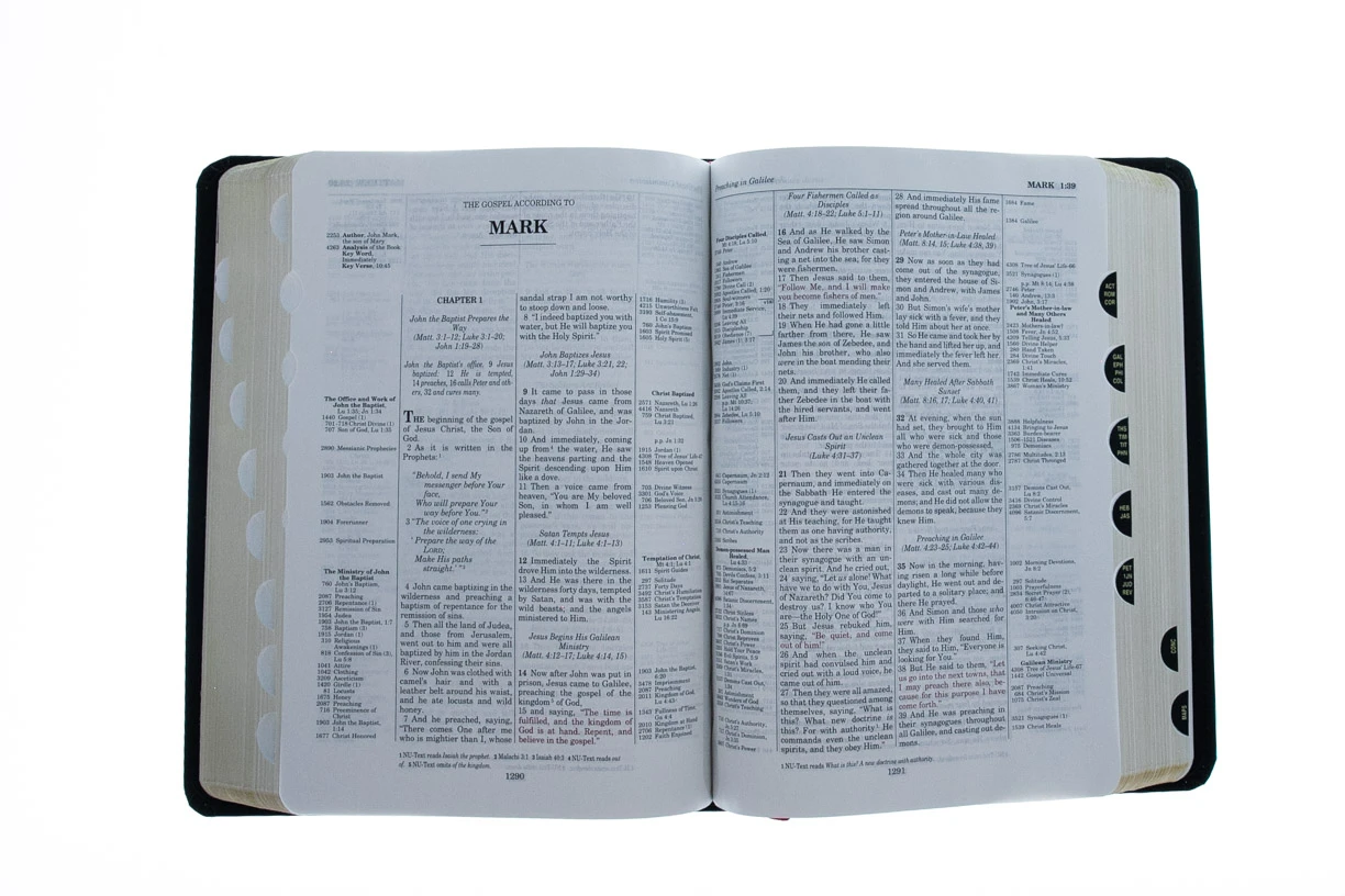 NKJV Thompson Chain-Reference Bible – Black 7 NKJV Thompson Chain-Reference Bible – Black - Image 5