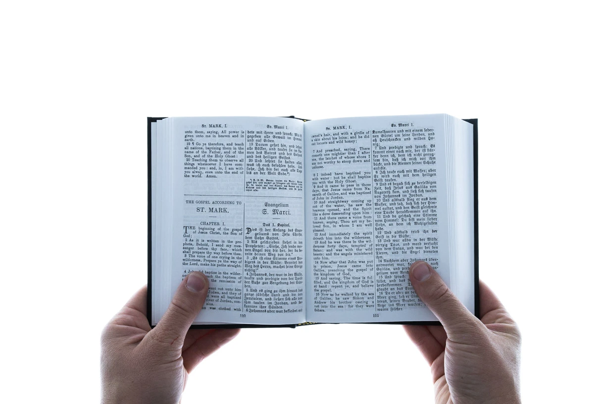 English/German New Testament 4 3/4 X 6 1/4 X 1 5/8 -Hardcover 4 English/German New Testament 4 3/4 X 6 1/4 X 1 5/8 -Hardcover - Image 2